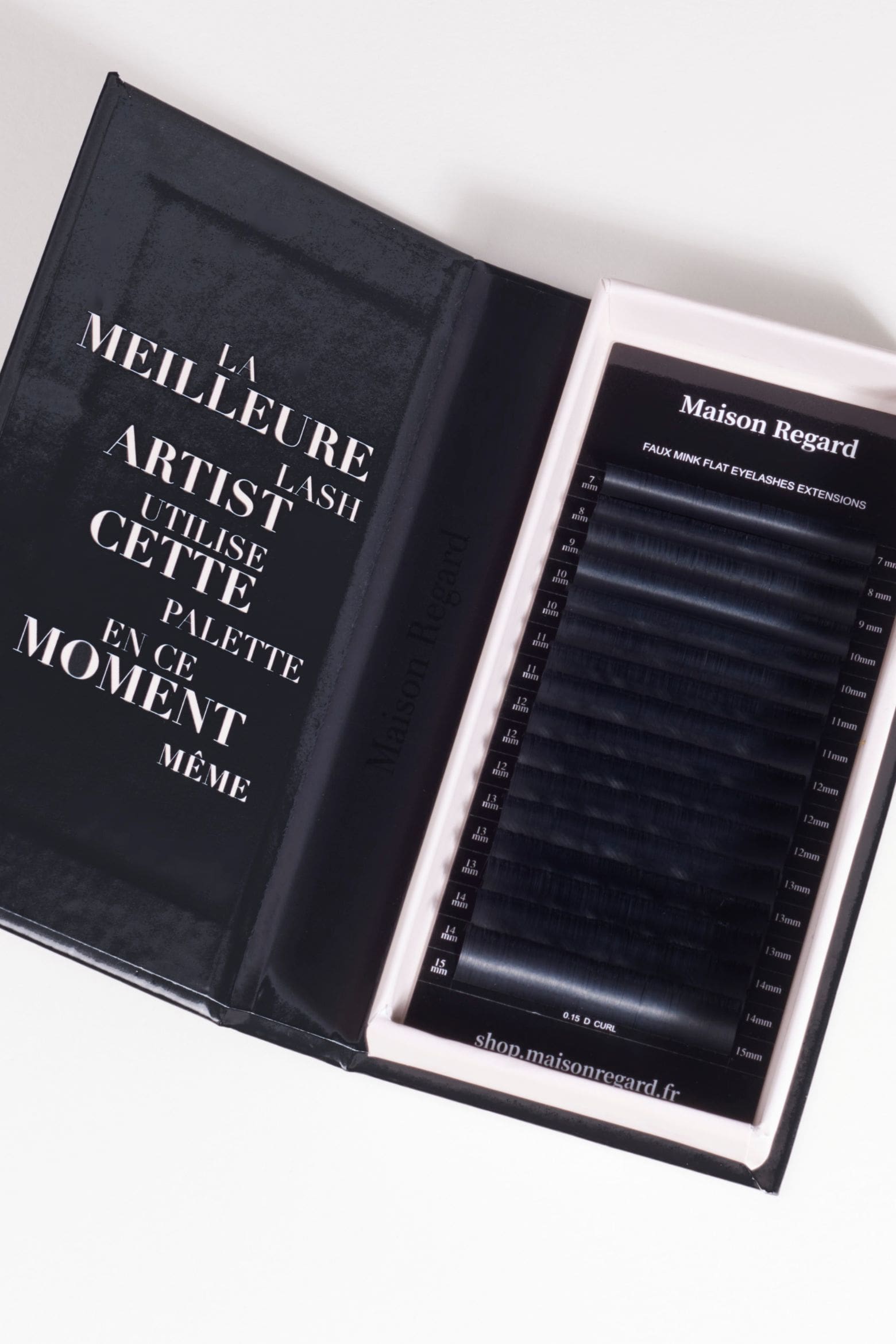 Boite Extension de cils - Flat Classique 0.10 - Noir Intense