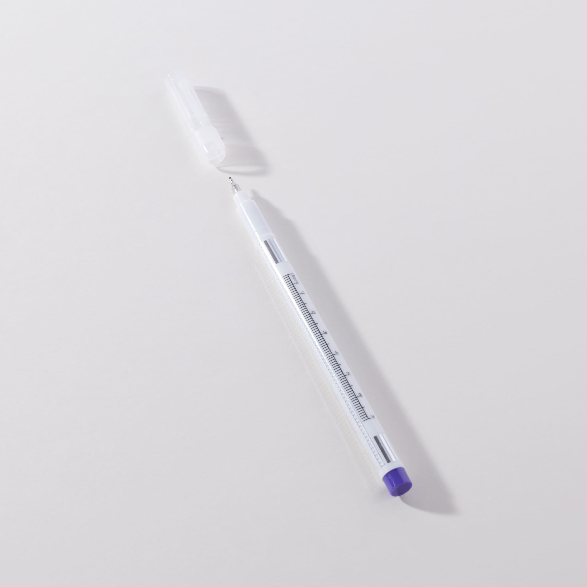 Stylo chirurgical pour sourcils