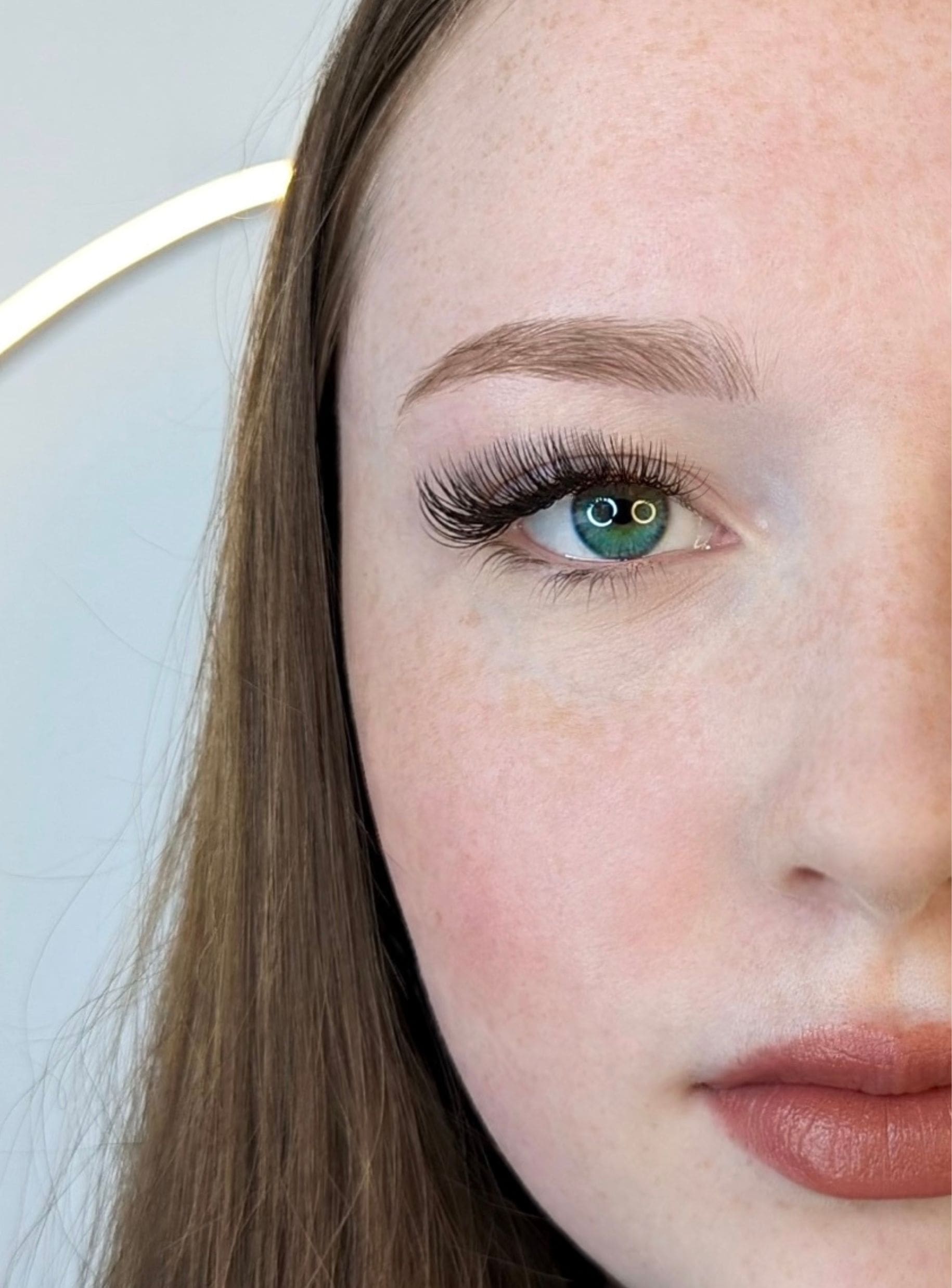 extension de cils pose avec kit de formation maison regard