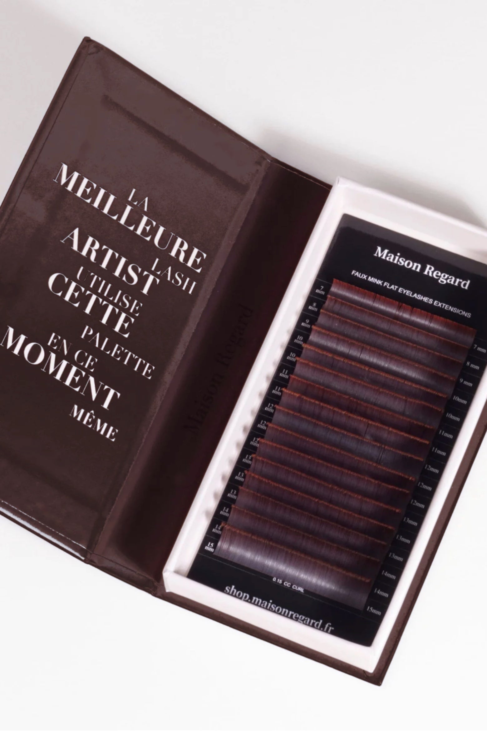 Boite Extension de cils - Flat Classique 0.15 - Brun moyen