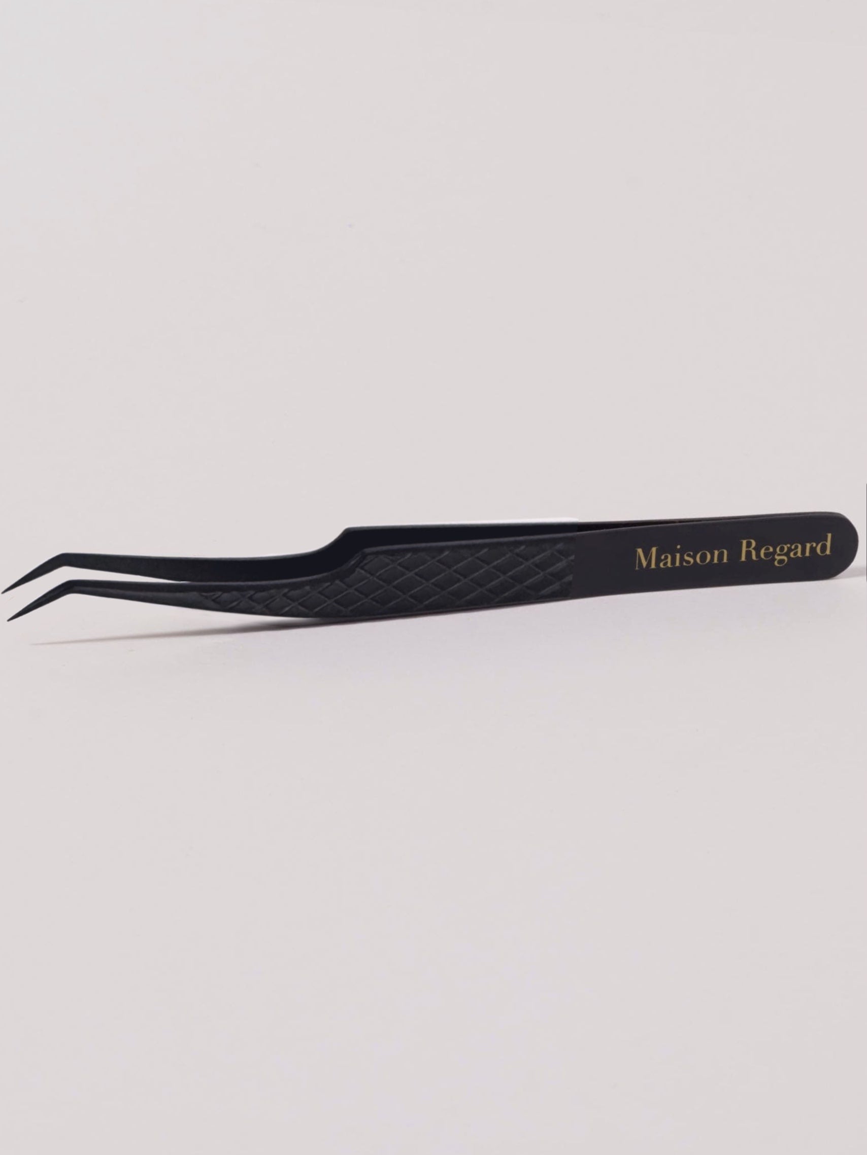 pince noire extensions de cils volume russe isolation cil Ă cil