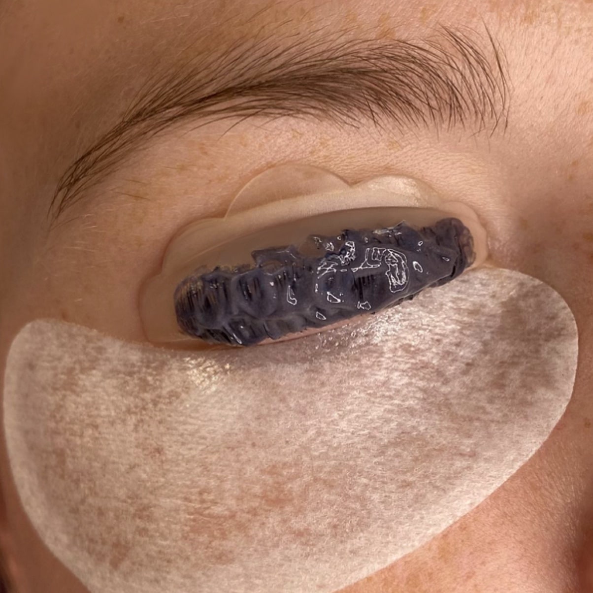 application teinture cil